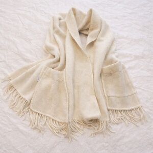 Sheep’s Wool Wrap Shawl